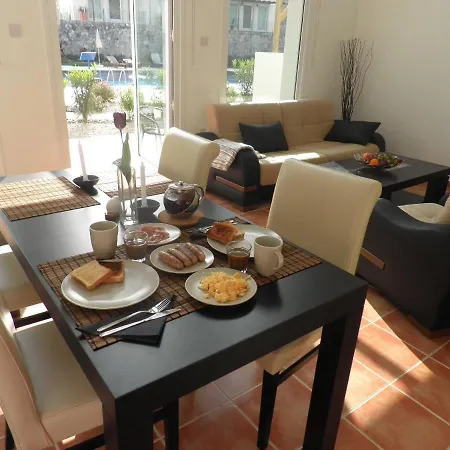 Appartement In A Quiet Area Kalogrea