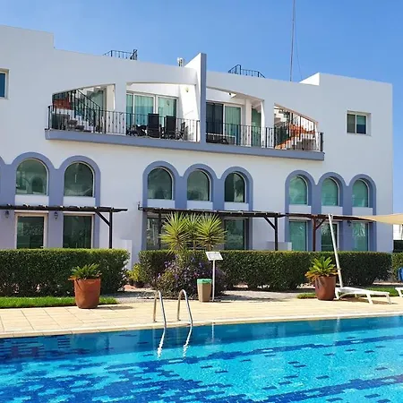 Appartement In A Quiet Area Kalogrea