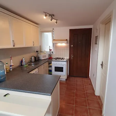 Apartment In A Quiet Area Kalogrea