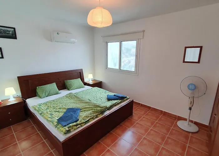 In A Quiet Area Apartament Kalogrea