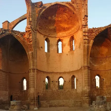 Apartment In A Quiet Area Kalogrea